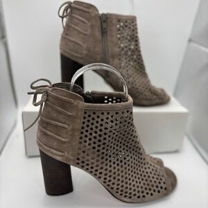 Gianni Bini Taupe Suede Peep Toe Booties 7.5M Cutout Block Heel Zip Back Tie‎